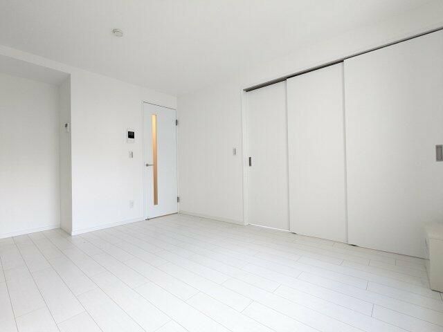 1LDK Mansion in Meguro, Tokyo — photo 3 of 3