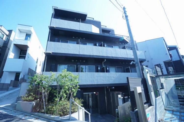 1LDK Mansion in Meguro, Tokyo - Image 1
