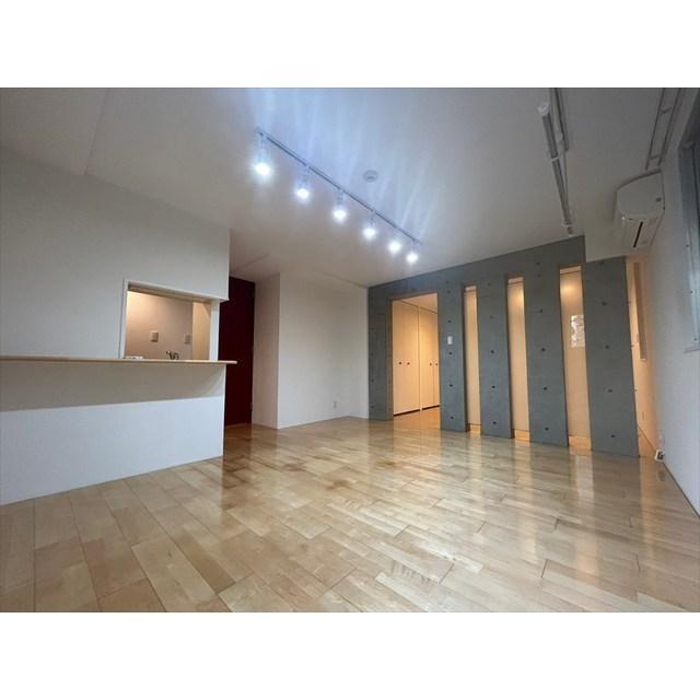 1LDK Mansion in Meguro, Tokyo — photo 3 of 3
