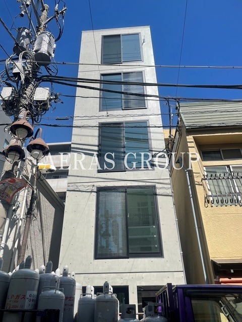 1LDK Mansion in Meguro, Tokyo - Image 1