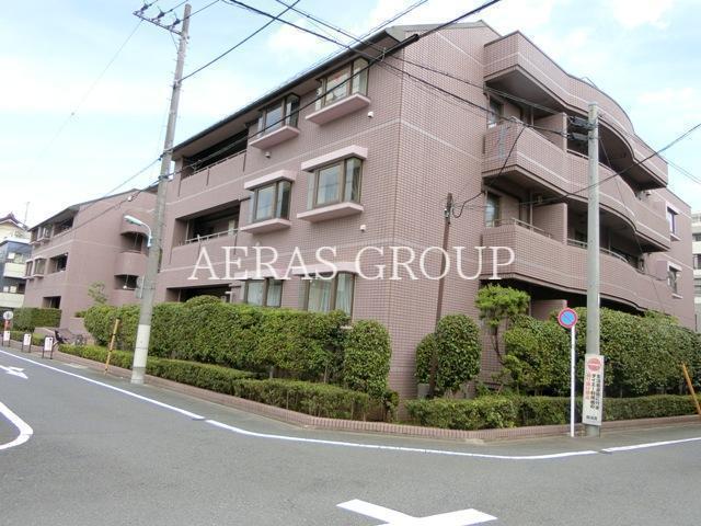 1LDK Mansion in Meguro, Tokyo - Image 1