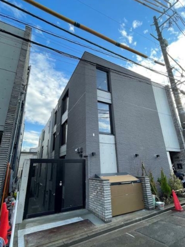 1LDK Mansion in Meguro, Tokyo - Image 1