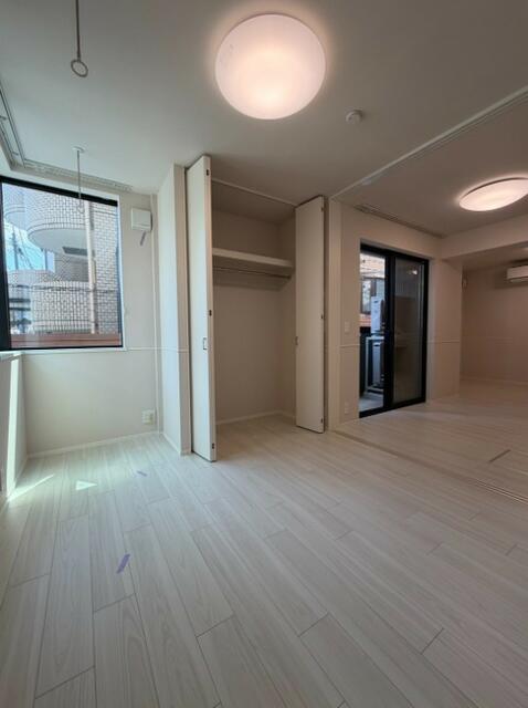 1LDK Mansion in Meguro, Tokyo — photo 3 of 3