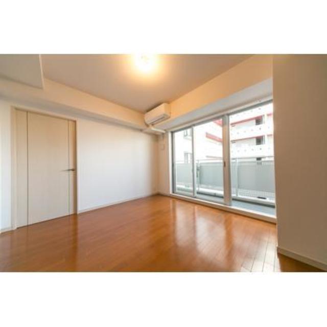 1LDK Mansion in Meguro, Tokyo — photo 3 of 3