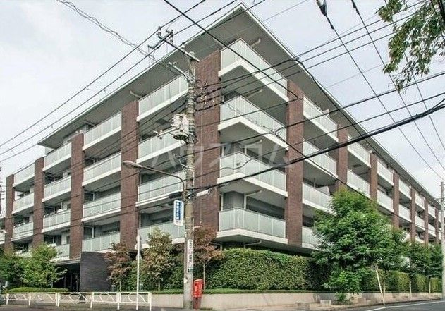 1LDK Mansion in Meguro, Tokyo - Image 1