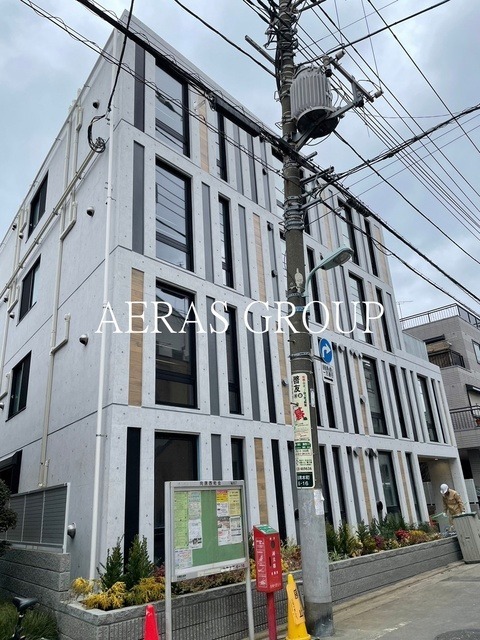 1LDK Mansion in Meguro, Tokyo - Image 1