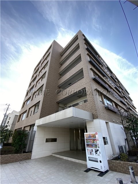 1LDK Mansion in Meguro, Tokyo - Image 1