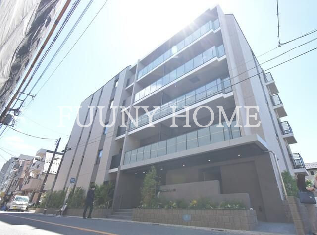 1LDK Mansion in Meguro, Tokyo - Image 1