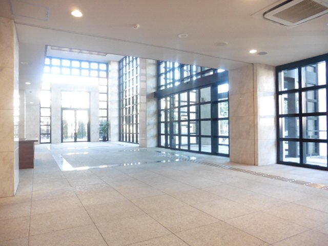 1LDK Mansion in Meguro, Tokyo — photo 3 of 3