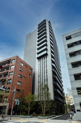 1LDK Mansion in Minato, Tokyo - Image 1