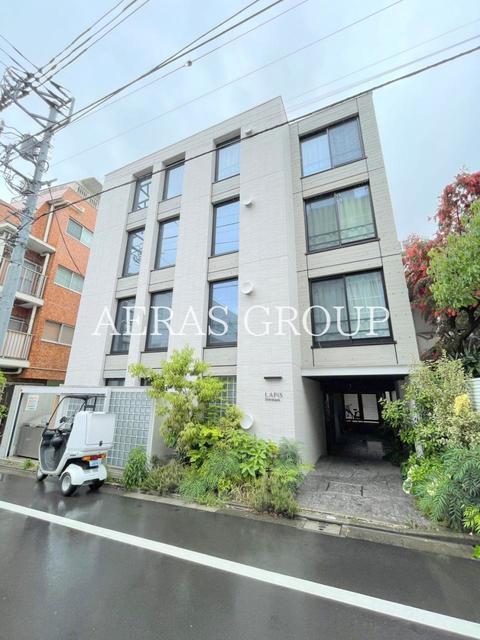 1LDK Mansion in Minato, Tokyo - Image 1