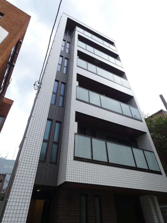 1LDK Mansion in Minato, Tokyo - Image 1