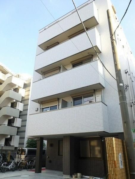 1LDK Mansion in Minato, Tokyo - Image 1