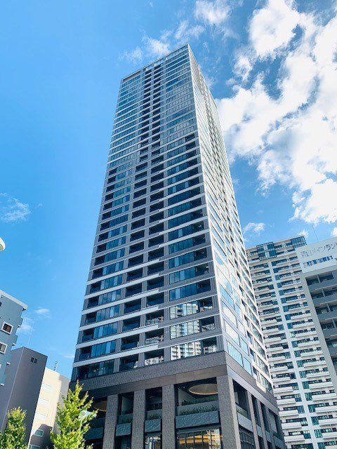 1LDK Mansion in Minato, Tokyo - Image 1