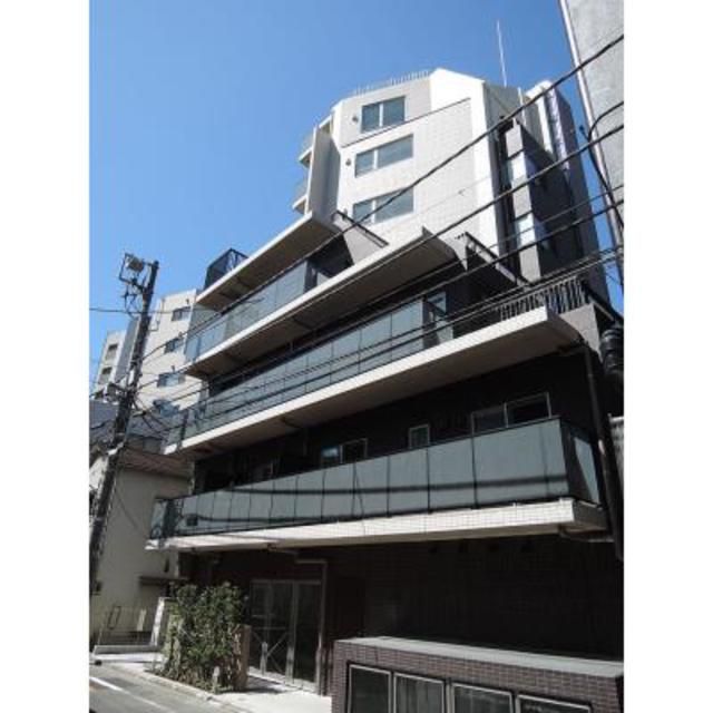 1LDK Mansion in Minato, Tokyo - Image 1