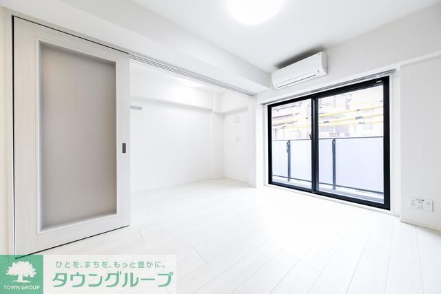 1LDK Mansion in Nakano, Tokyo — photo 3 of 3