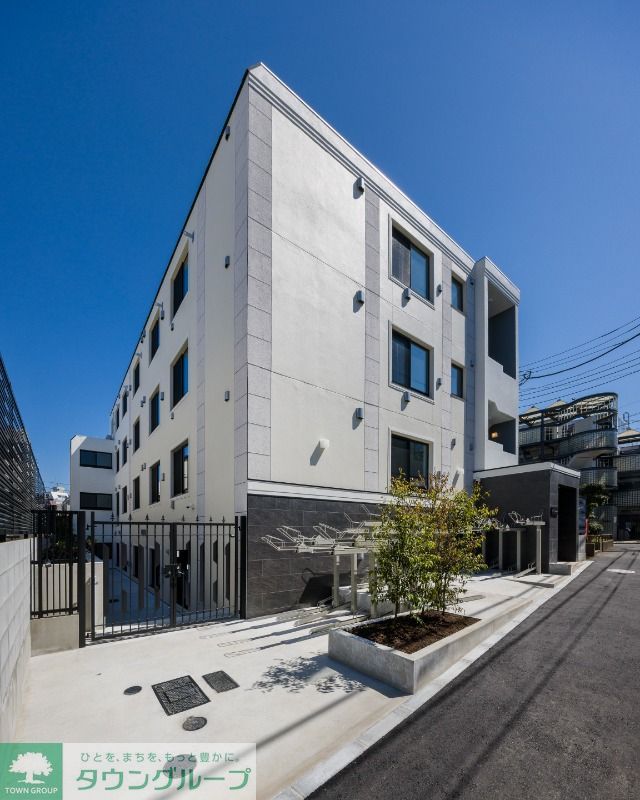 1LDK Mansion in Nakano, Tokyo - Image 1
