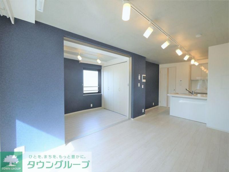 1LDK Mansion in Nakano, Tokyo — photo 3 of 3