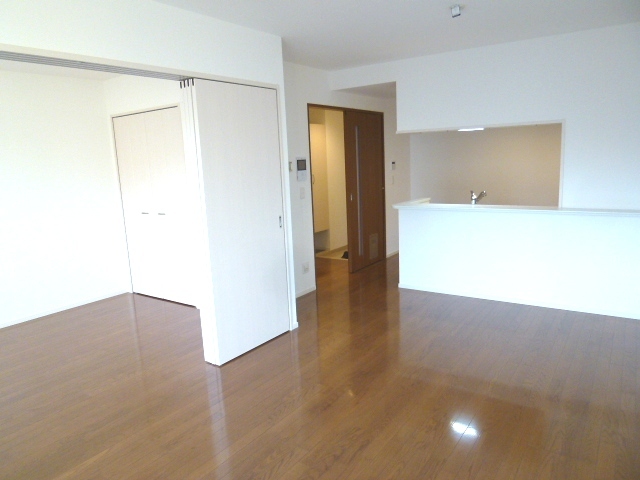 1LDK Mansion in Nakano, Tokyo — photo 3 of 3