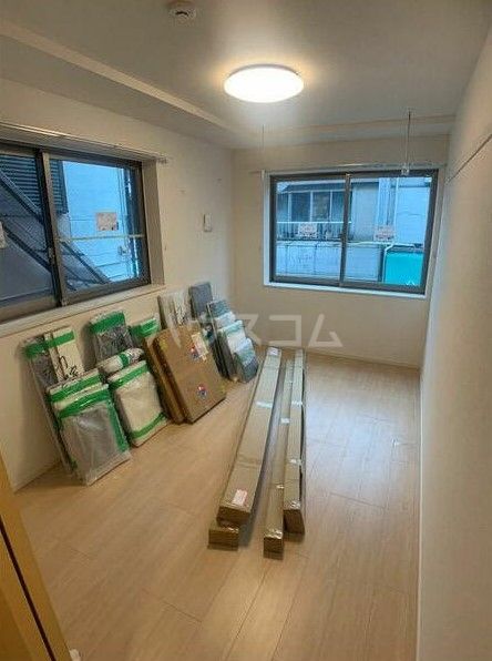 1LDK Mansion in Nakano, Tokyo — photo 3 of 3