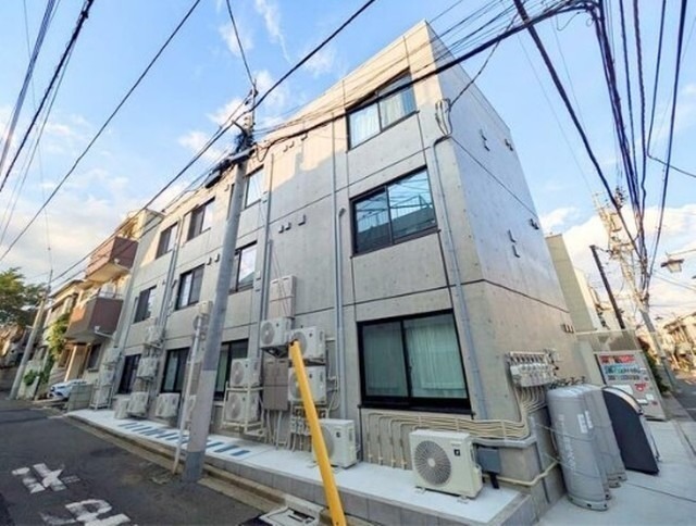 1LDK Mansion in Nakano, Tokyo - Image 1