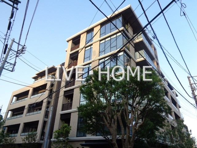 1LDK Mansion in Nakano, Tokyo - Image 1