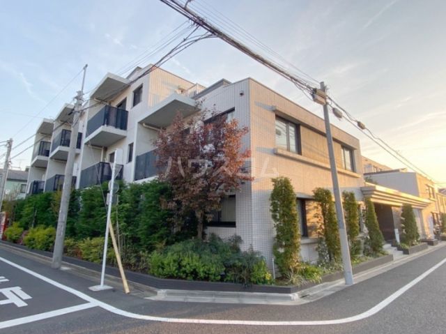 1LDK Mansion in Nakano, Tokyo - Image 1