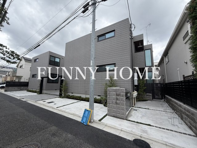 1LDK Mansion in Setagaya, Tokyo - Image 1