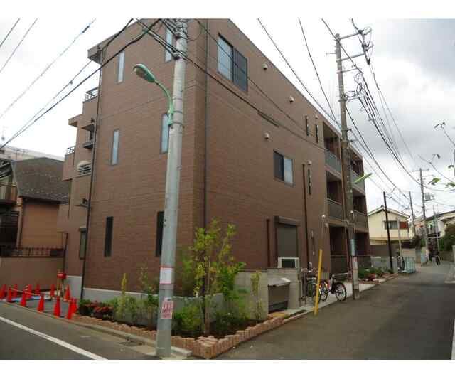 1LDK Mansion in Setagaya, Tokyo - Image 1
