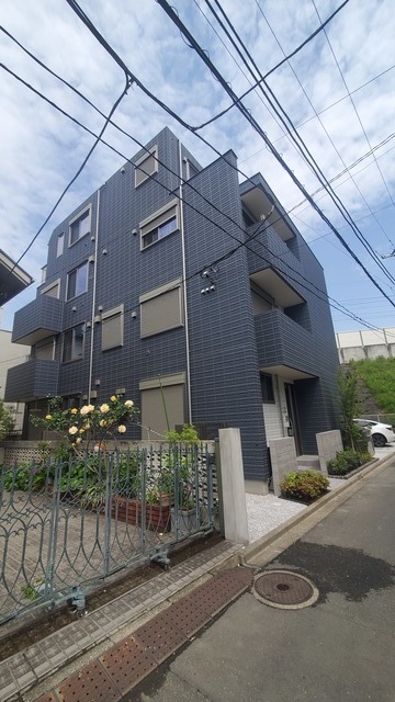1LDK Mansion in Setagaya, Tokyo - Image 1