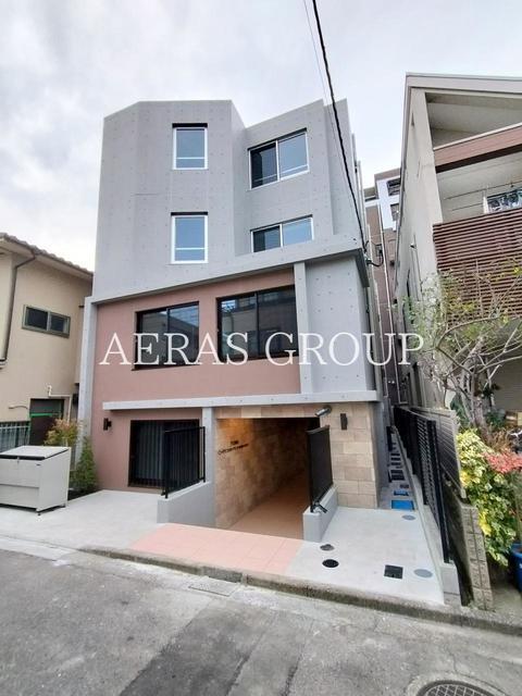 1LDK Mansion in Setagaya, Tokyo - Image 1