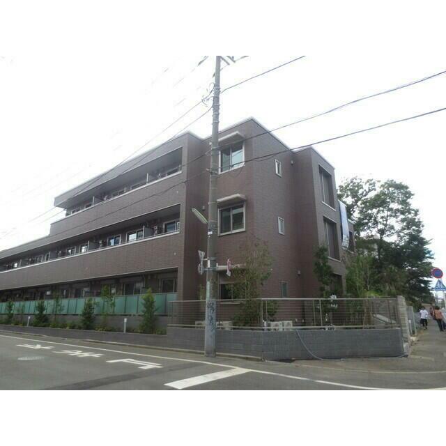 1LDK Mansion in Setagaya, Tokyo - Image 1
