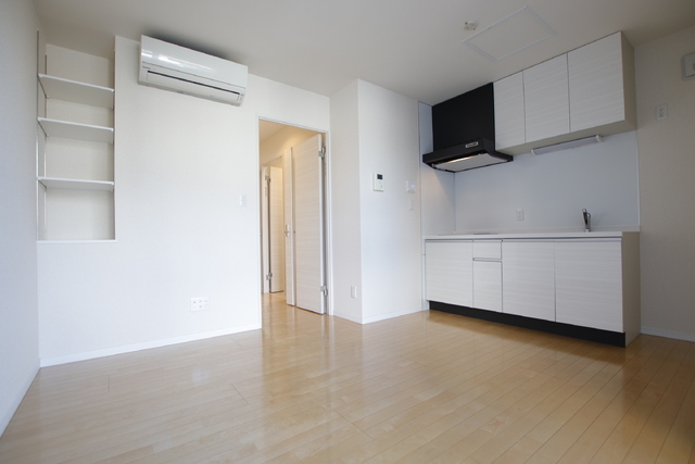 1LDK Mansion in Shibuya, Tokyo — photo 3 of 3