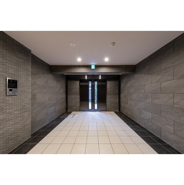 1LDK Mansion in Shibuya, Tokyo - Image 1