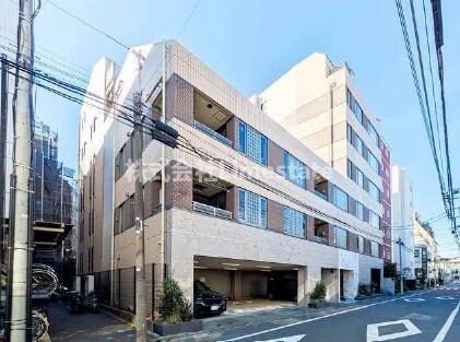 1LDK Mansion in Shibuya, Tokyo - Image 1