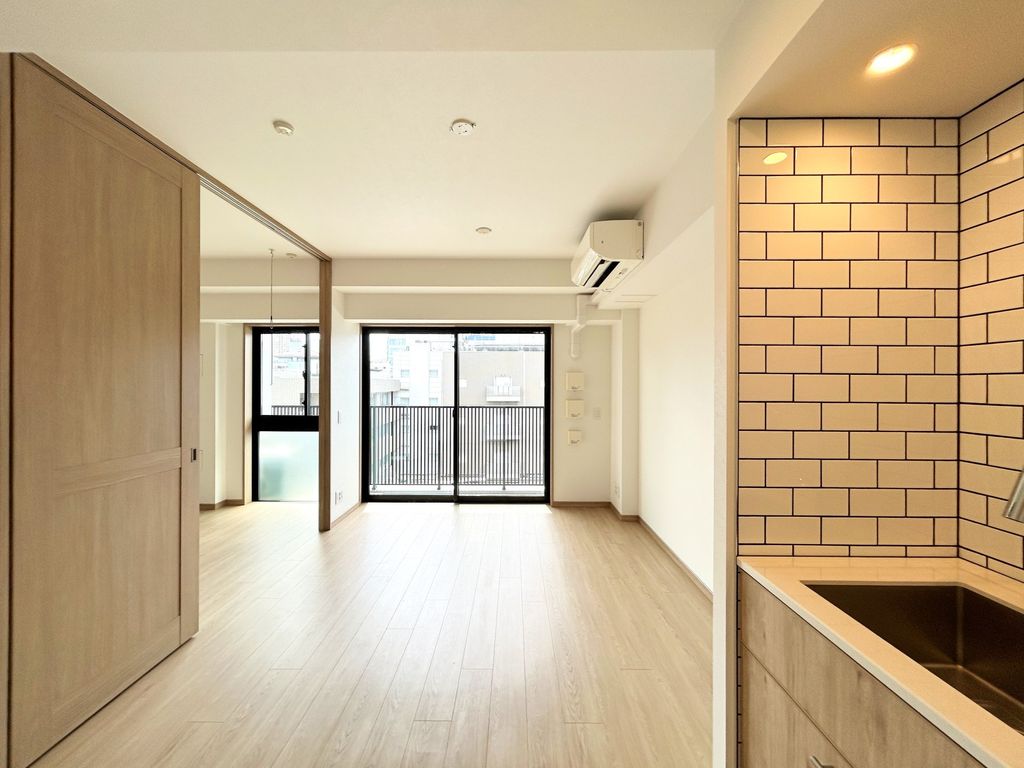 1LDK Mansion in Shibuya, Tokyo — photo 3 of 3