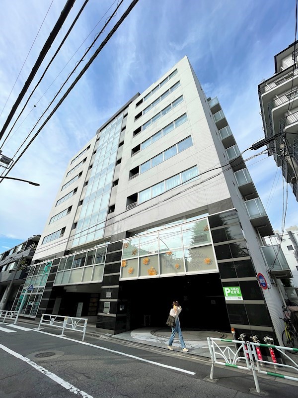 1LDK Mansion in Shibuya, Tokyo - Image 1