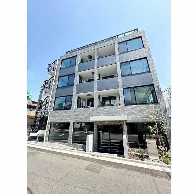 1LDK Mansion in Shibuya, Tokyo - Image 1