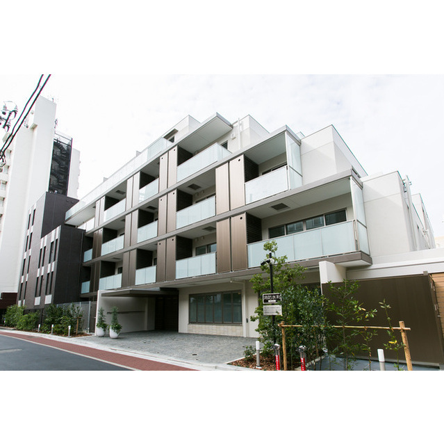 1LDK Mansion in Shibuya, Tokyo - Image 1
