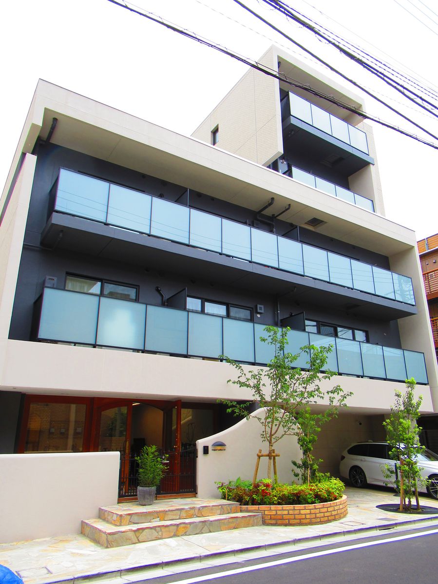 1LDK Mansion in Shibuya, Tokyo - Image 1