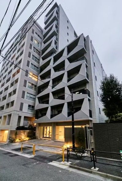 1LDK Mansion in Shibuya, Tokyo - Image 1