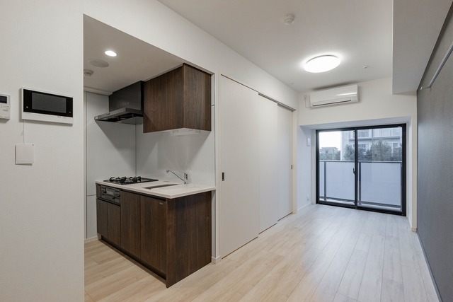 1LDK Mansion in Shibuya, Tokyo — photo 3 of 3