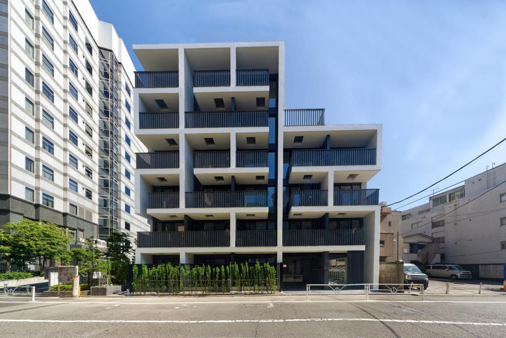1LDK Mansion in Shibuya, Tokyo - Image 1