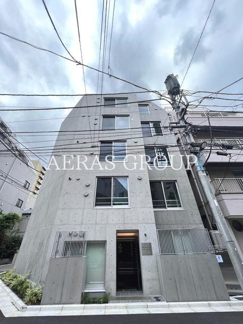 1LDK Mansion in Shinjuku, Tokyo - Image 1