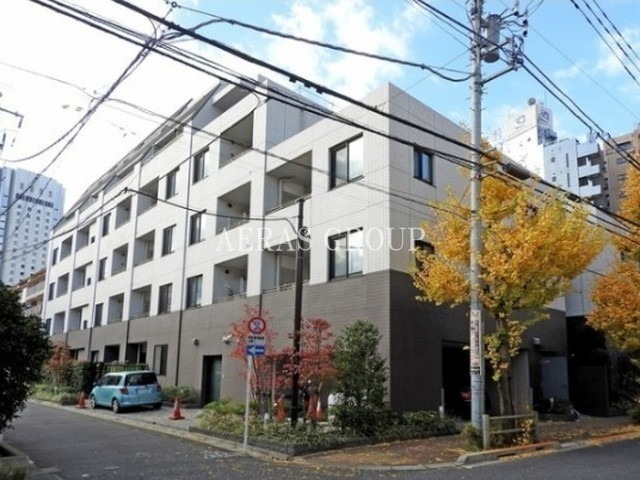 1LDK Mansion in Shinjuku, Tokyo - Image 1