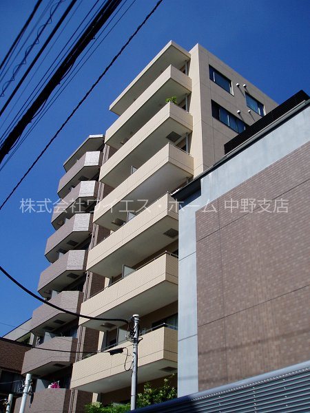 1LDK Mansion in Shinjuku, Tokyo - Image 1