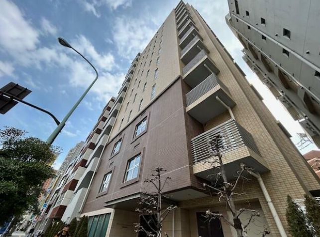 1LDK Mansion in Shinjuku, Tokyo - Image 1