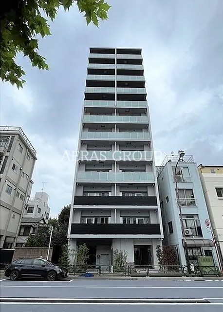 1LDK Mansion in Shinjuku, Tokyo - Image 1