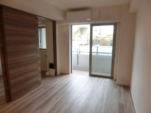 1LDK Mansion in Shinjuku, Tokyo — photo 3 of 3