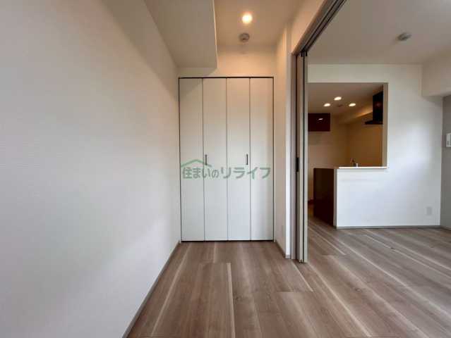 1LDK Mansion in Shinjuku, Tokyo - Image 1